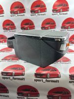 کنسول وسط دو لیوان لوکس