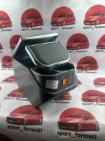 کنسول وسط دو لیوان لوکس